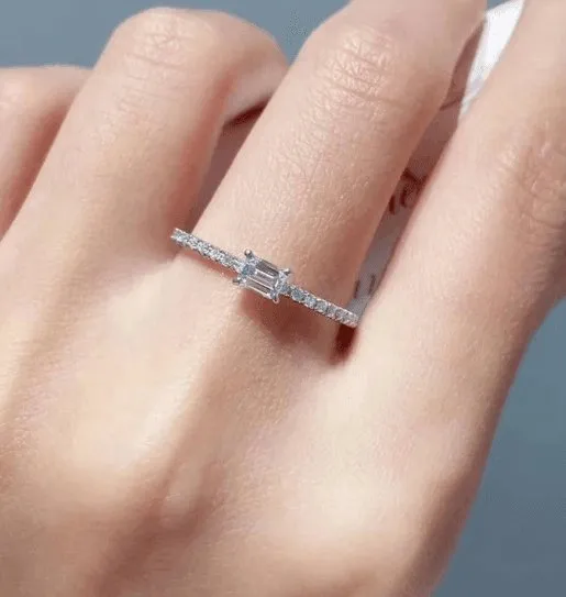 0.5ct Emerald Cut Diamond Simple Thin Circle Ring