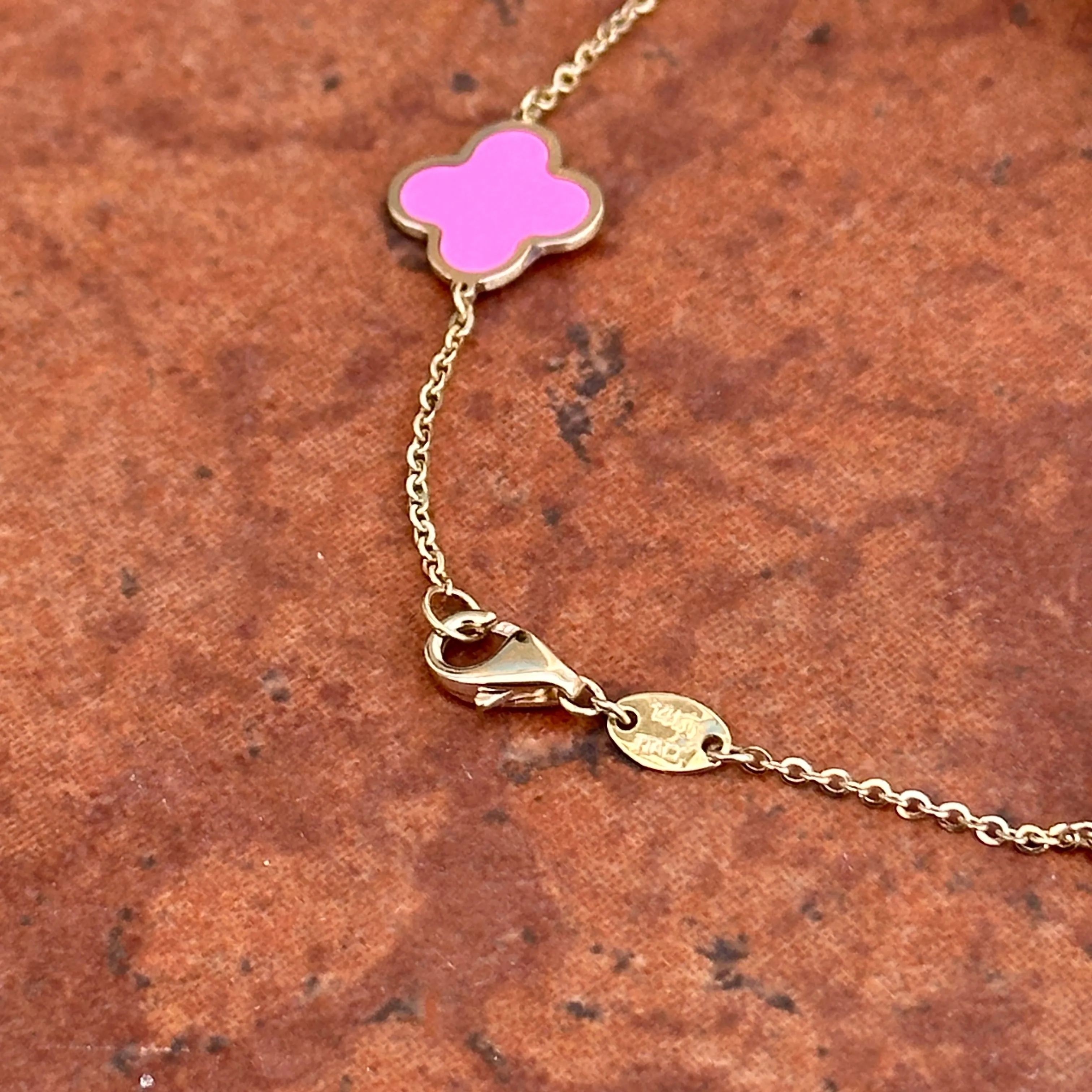 14KT Yellow Gold 10mm Pink Enamel 4 Leaf Clover Charm Chain Bracelet