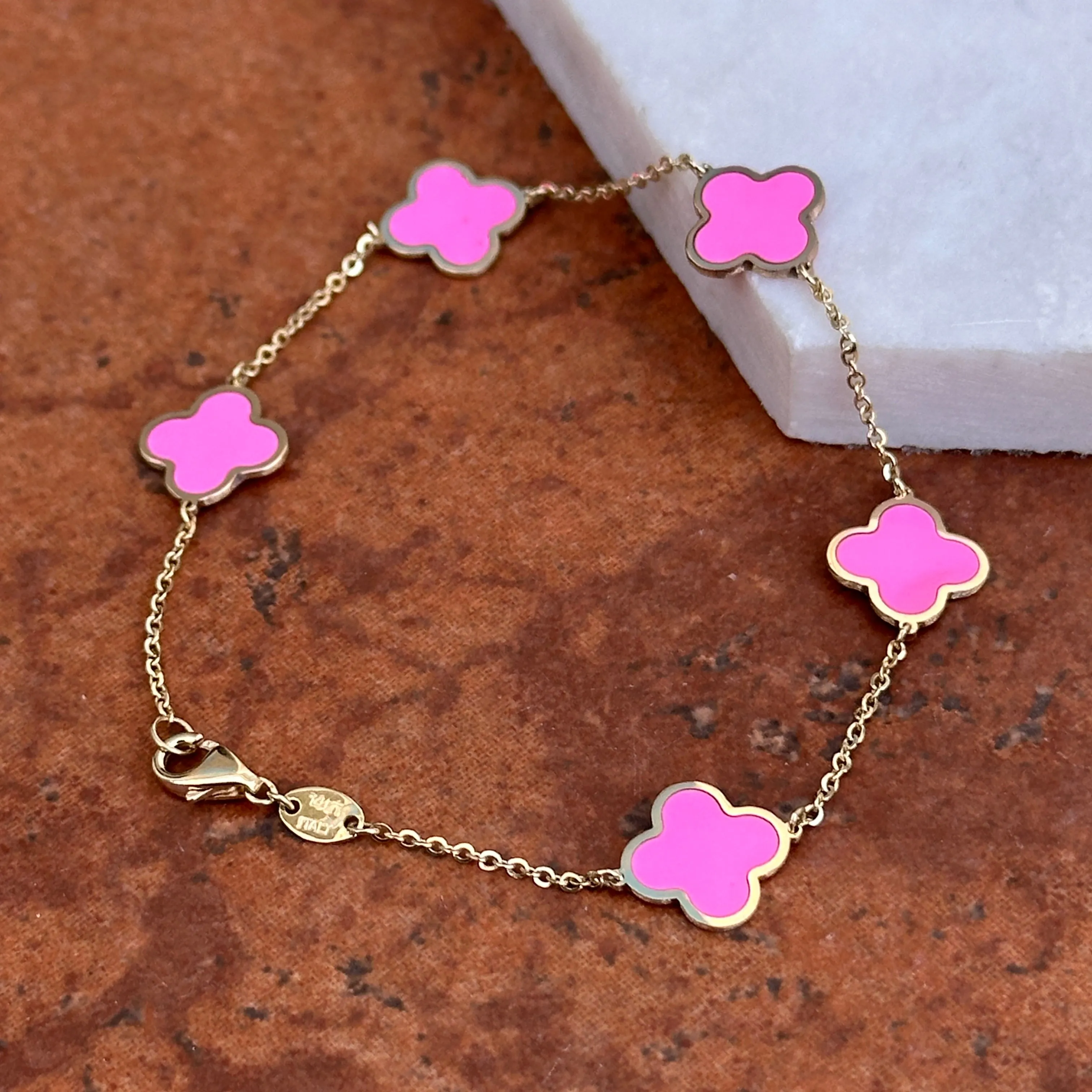 14KT Yellow Gold 10mm Pink Enamel 4 Leaf Clover Charm Chain Bracelet