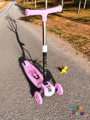 3-Wheel Kids Scooter with LED Wheels Pink Princess