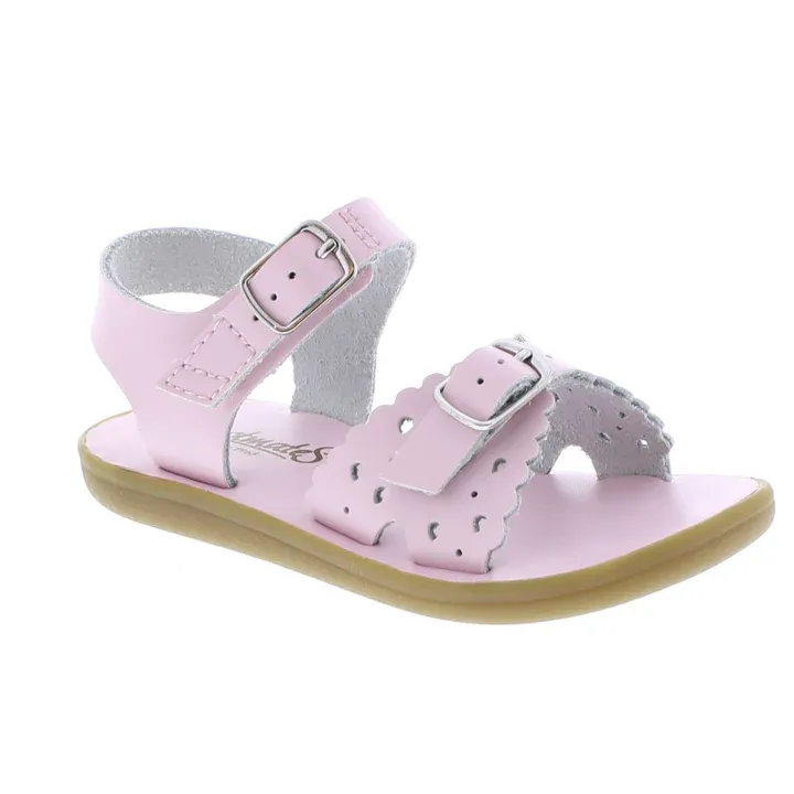 Ariel Sandal