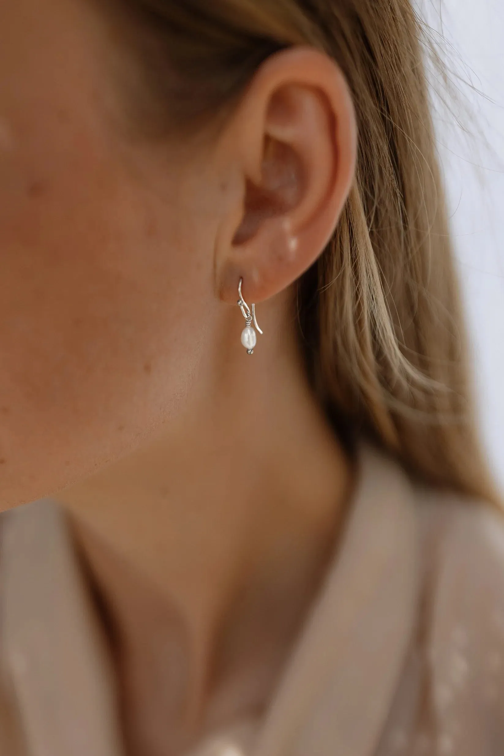 Bebe Pearl Drops White/ Silver