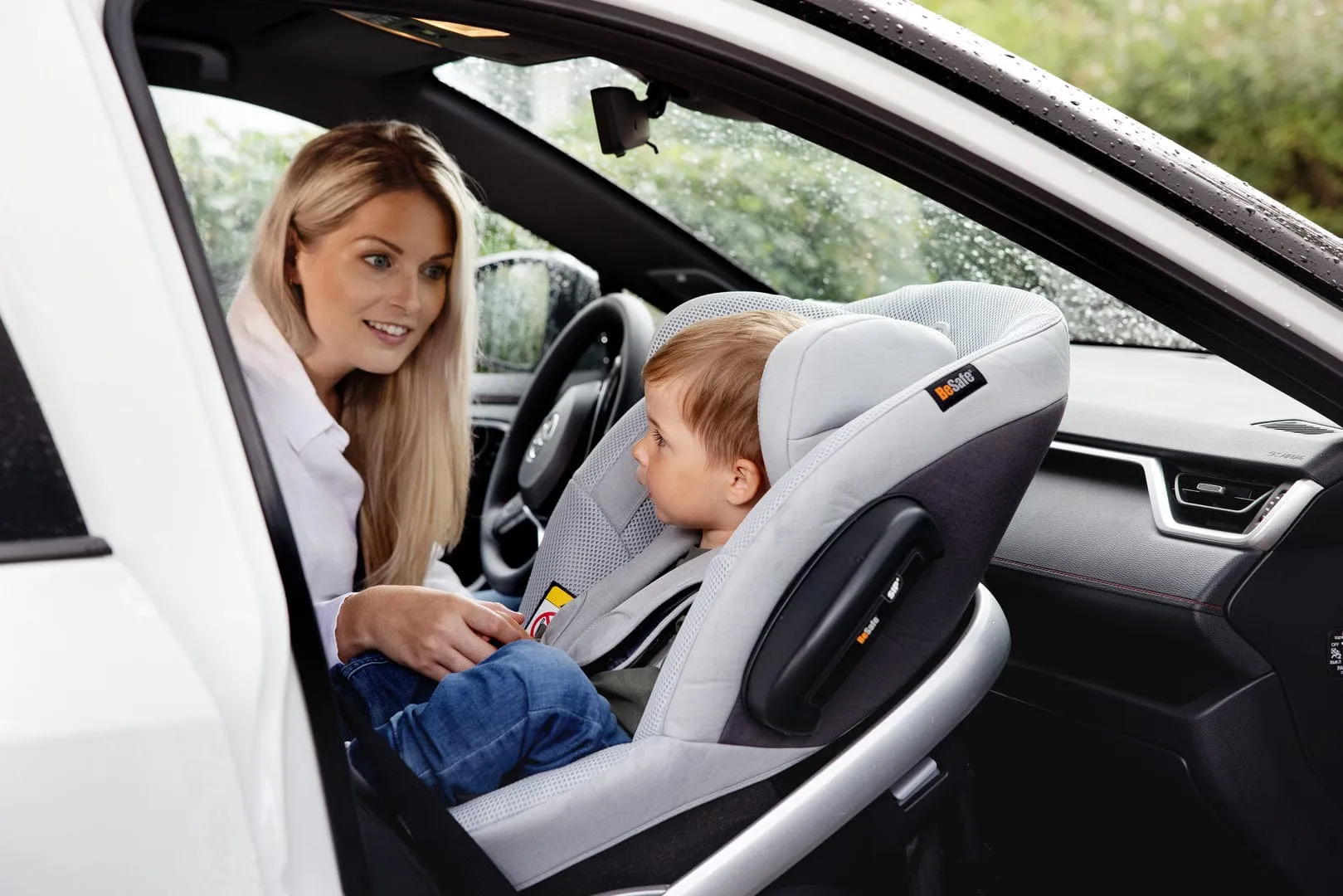 BeSafe Stretch B Car Seat (Birth - 7 Years)