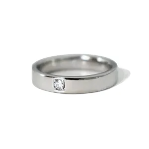 Diamond in a Square Flat Band