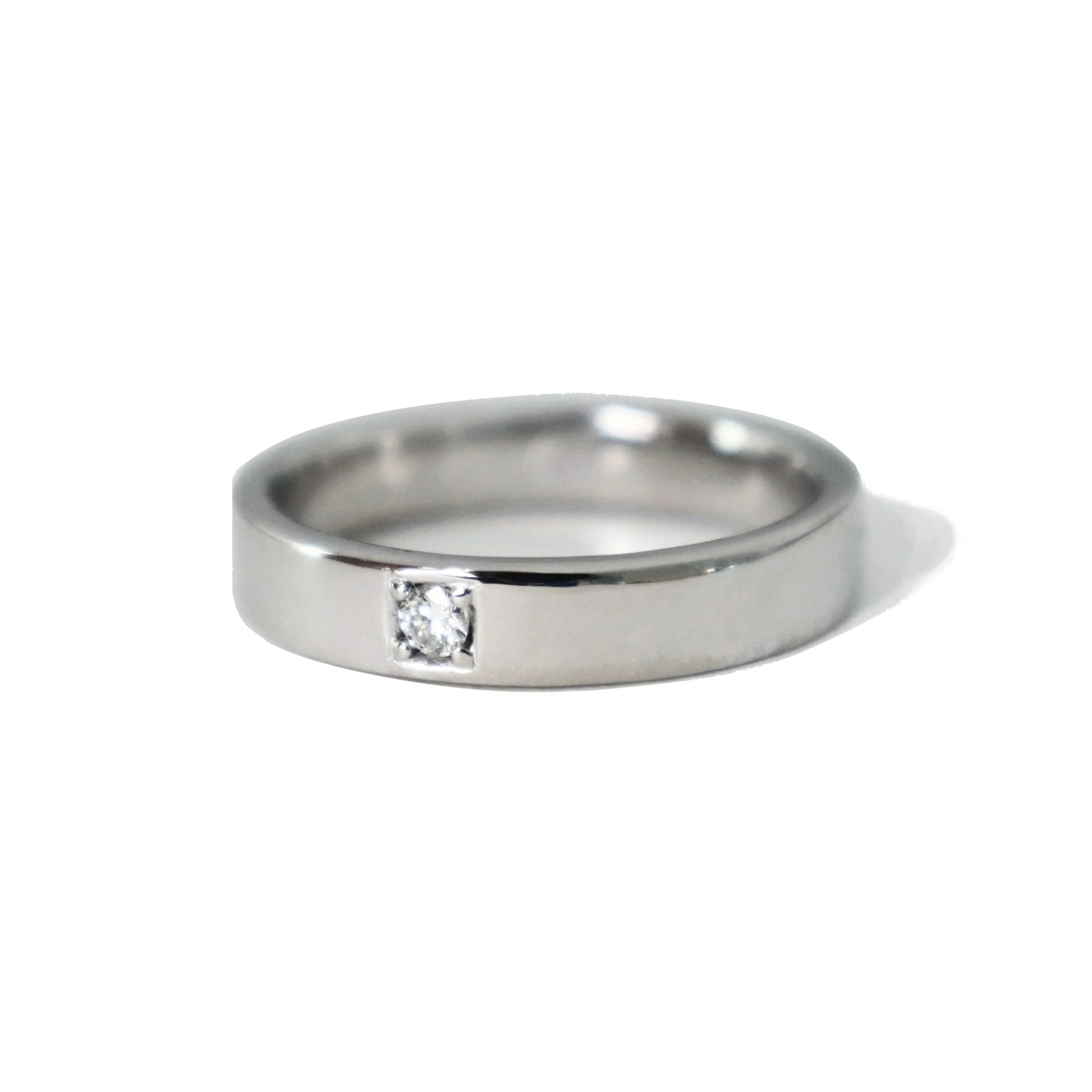 Diamond in a Square Flat Band