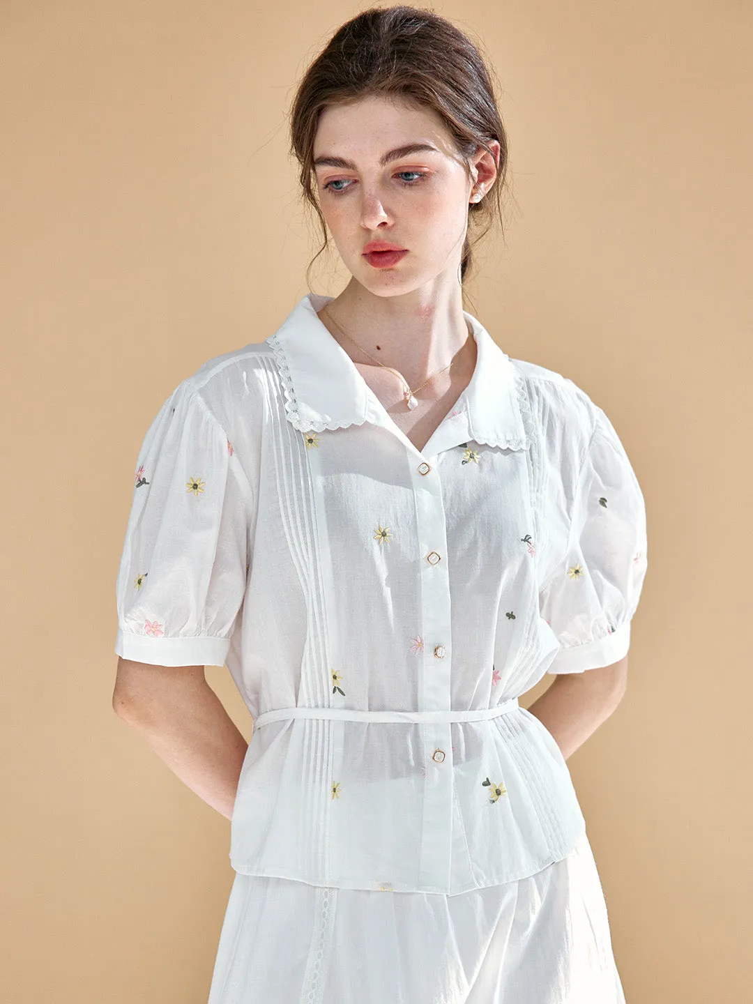 【Final Sale】Savanna Simple Little Daisy Embroidered White Blouse
