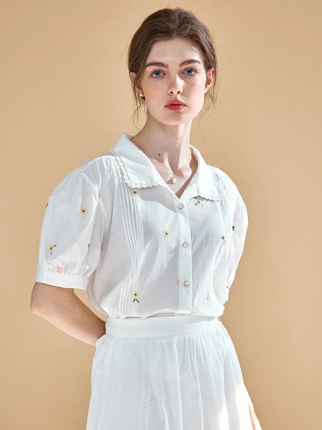 【Final Sale】Savanna Simple Little Daisy Embroidered White Blouse