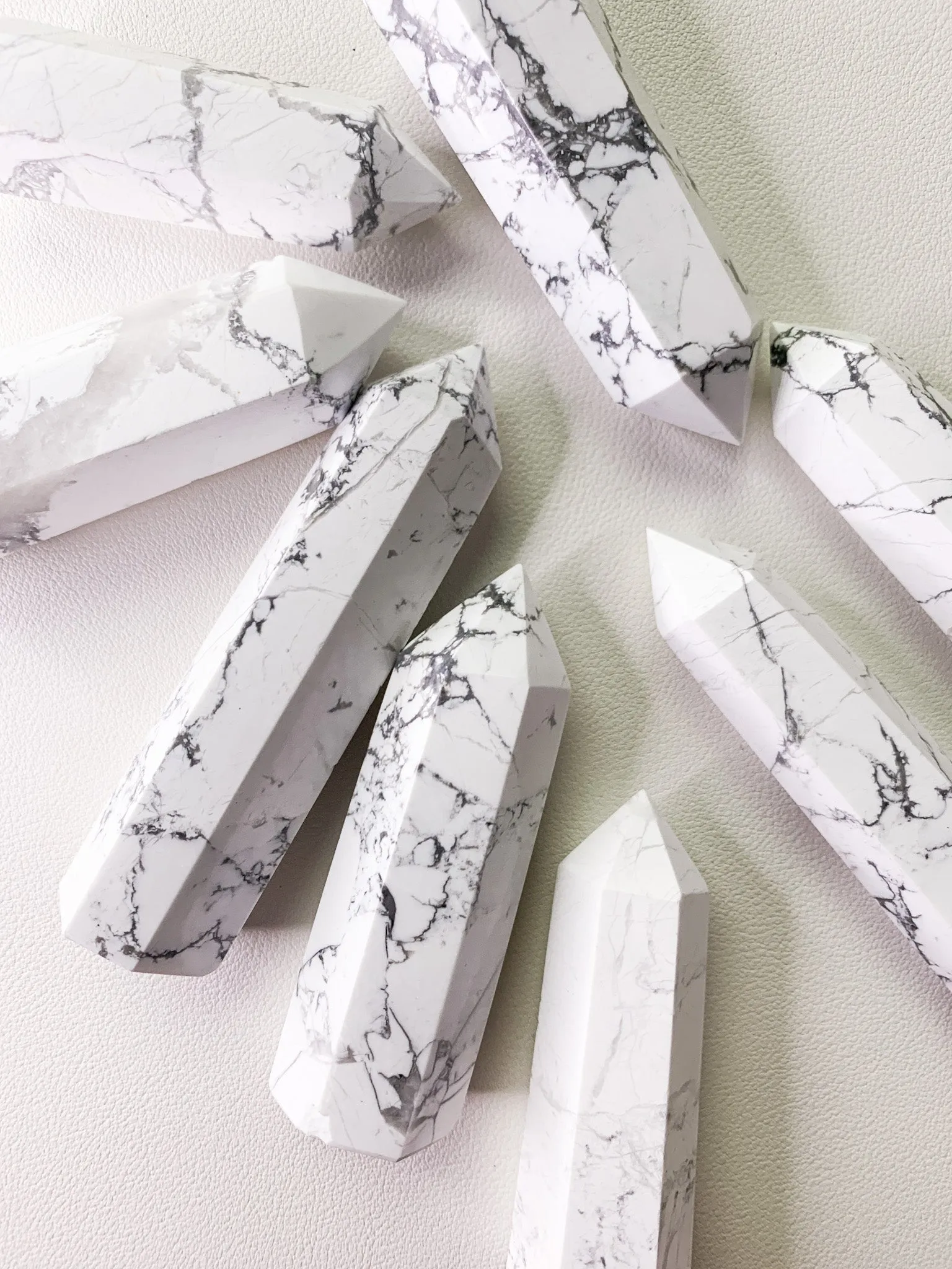 Howlite Points