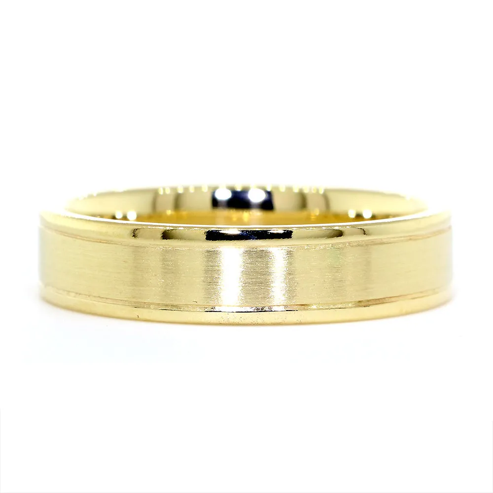 Mens Brushed Center Band, 5.8mm Wide in 14K Yellow Gold
