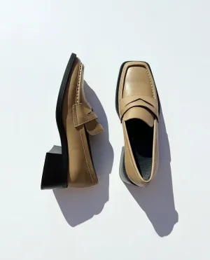 Modern heeled black loafer for men