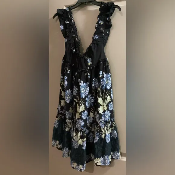 NWOT Free People Bali Wild Daisy Slip Dress in color Black Combo Medium