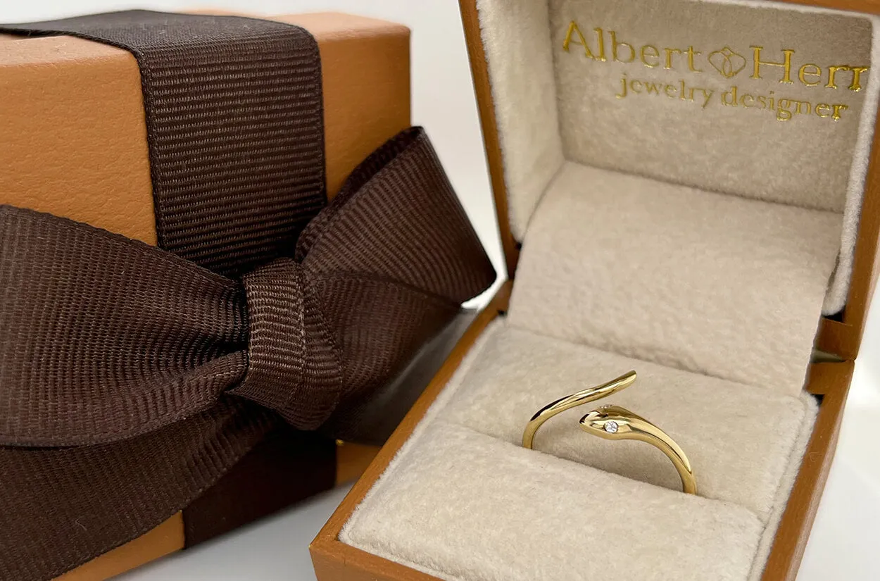 Ring 14kt Yellow Gold Snake & Diamonds Eyes