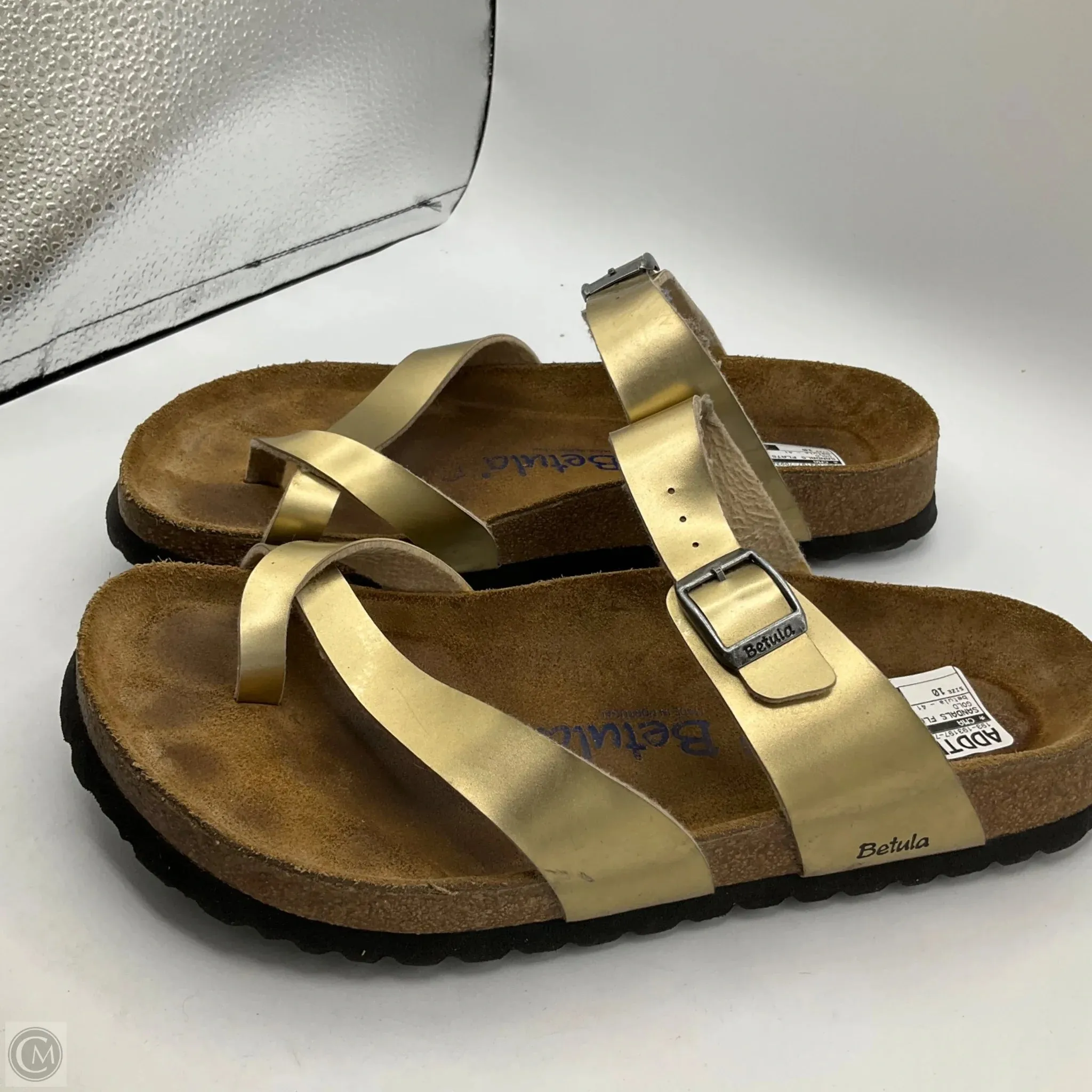 Sandals Flats By Cma In Gold, Size: 10