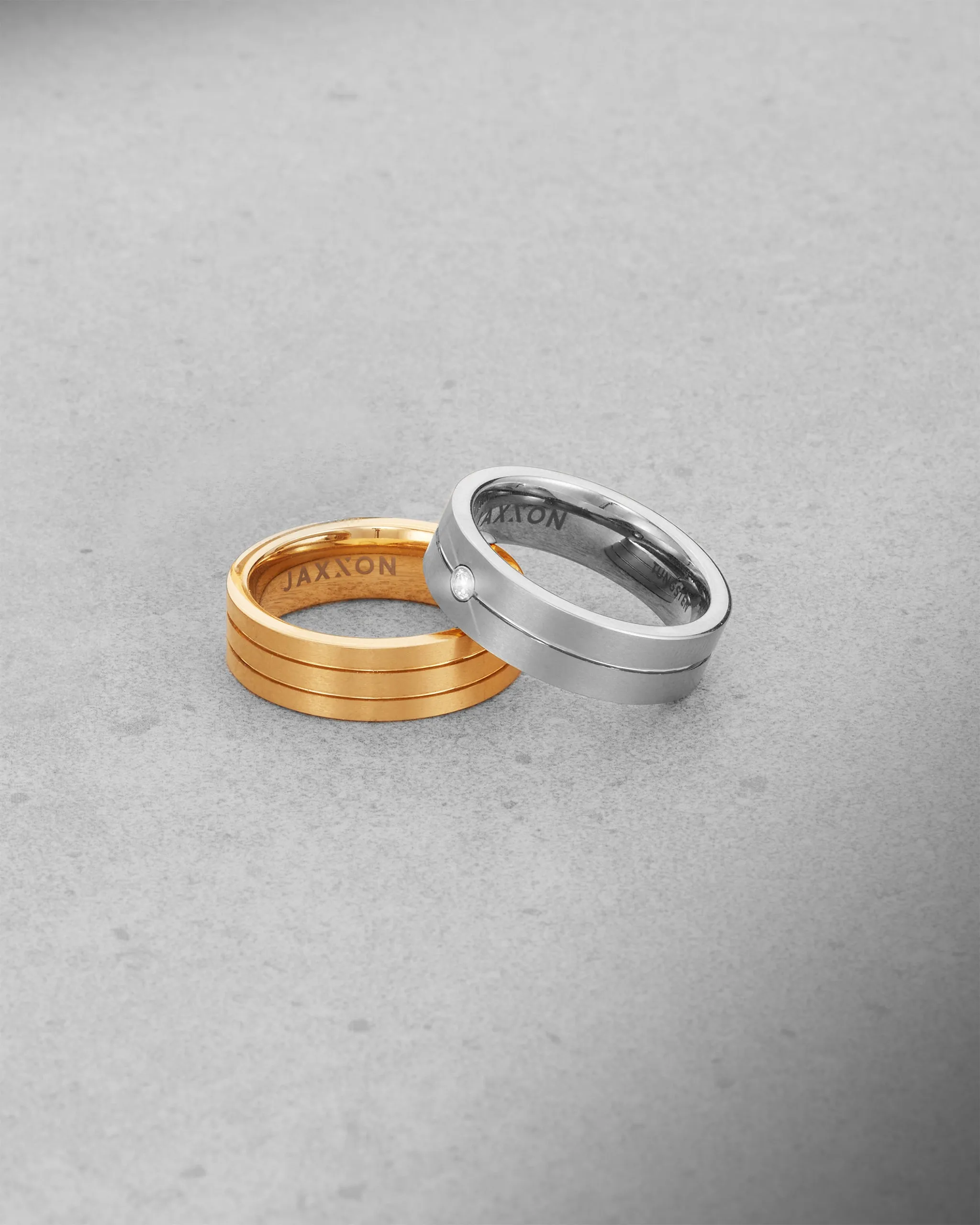Single Stone Comfort Fit Wedding Band - 7mm