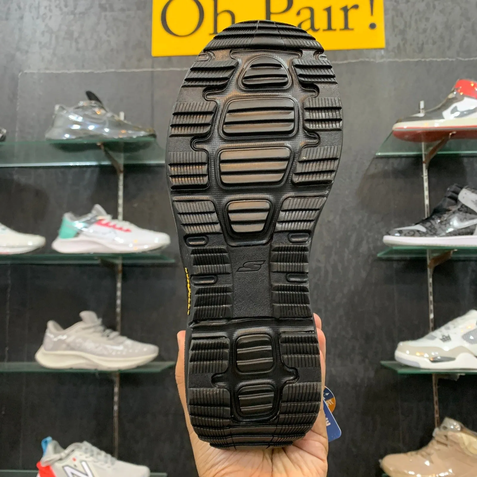 Sketcher Arch Fit Castle Rock GoodYear "All Black"