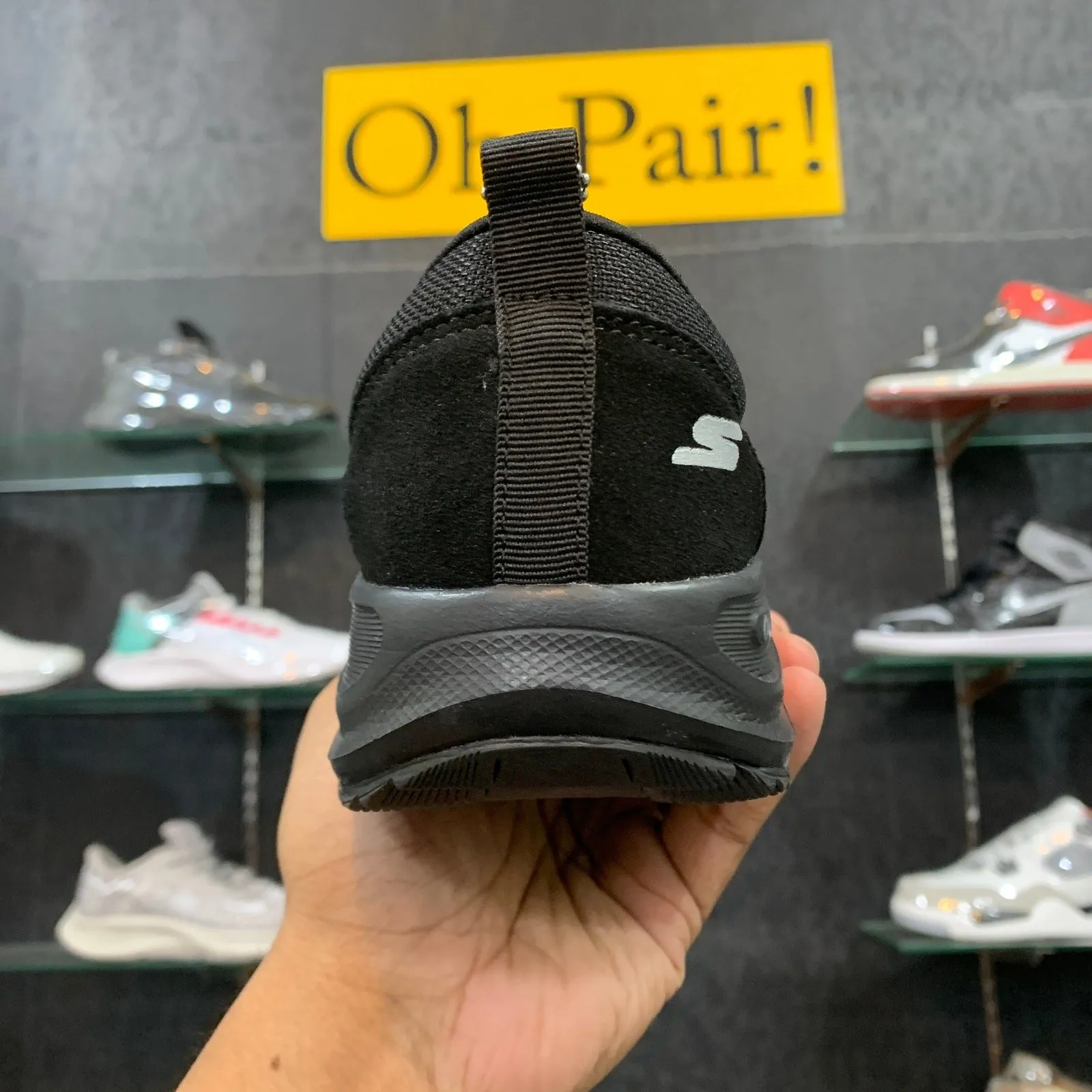 Sketcher Arch Fit Castle Rock GoodYear "All Black"