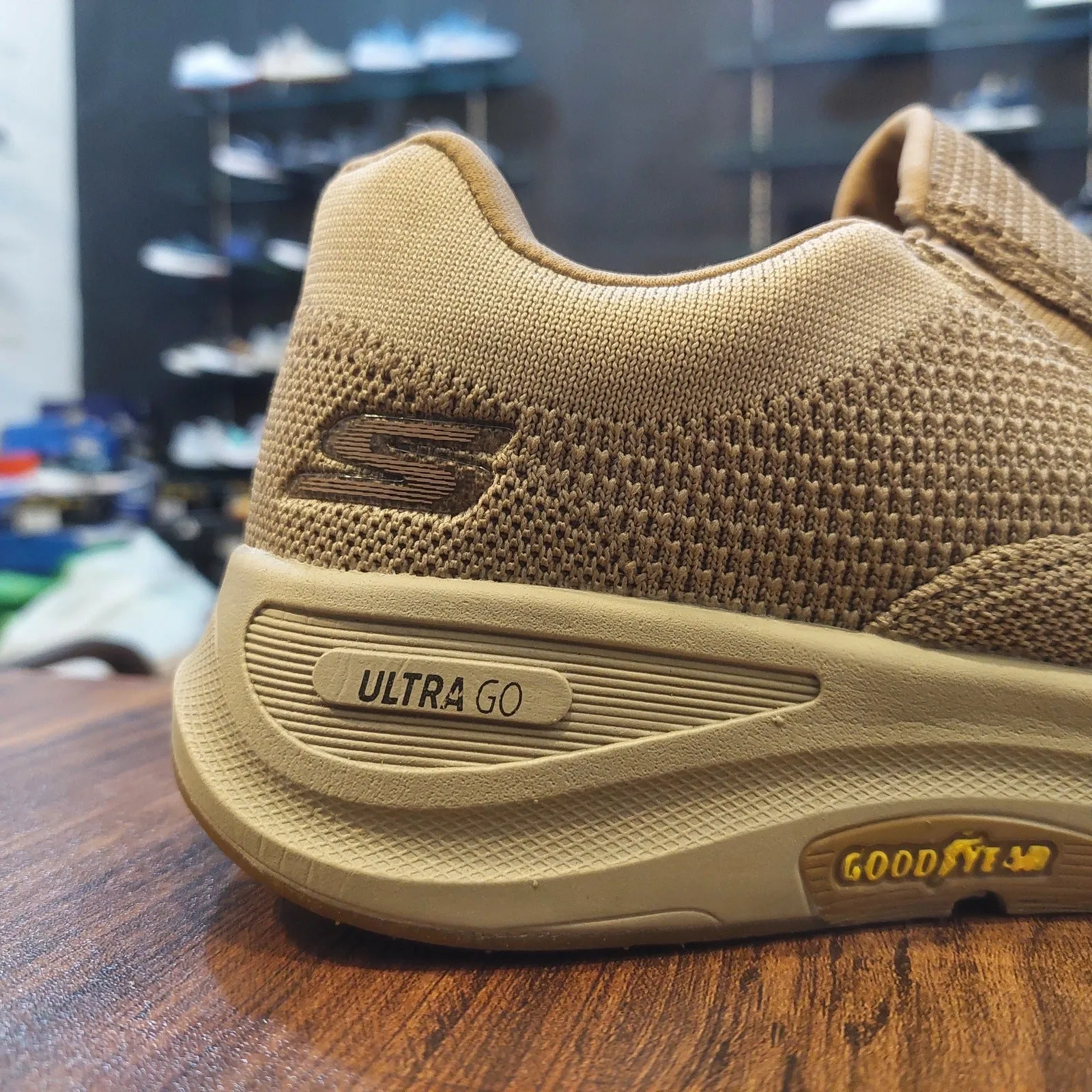 Sketcher Arch Fit Motley - Vaseo "Khaki"